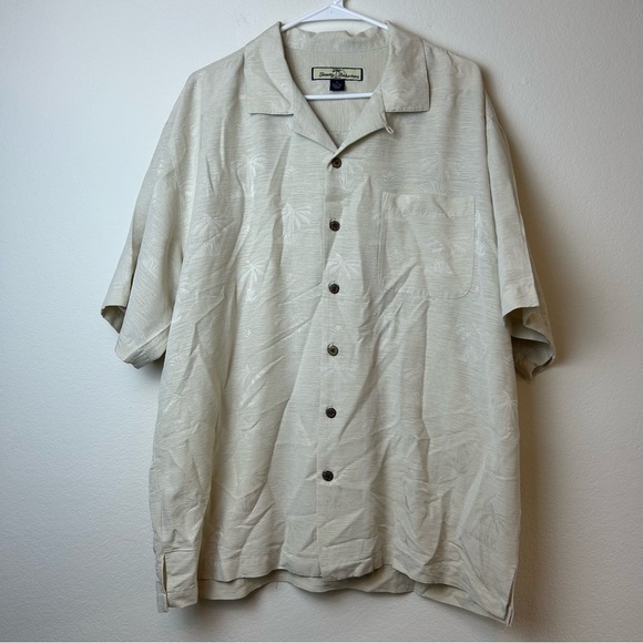 Tommy Bahama Shirt Men’s XL Hawaiian Button Up Silk Short Sleeve Aloha Classic - Picture 1 of 13
